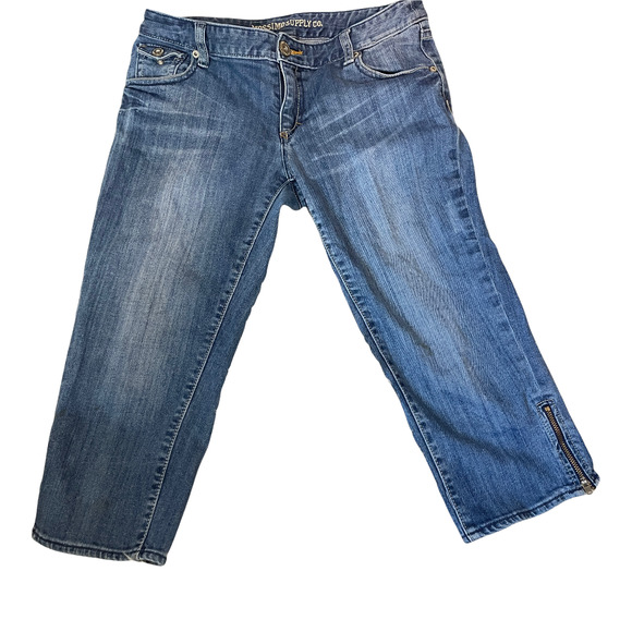 5/$25 Mossimo Cropped Zip Ankle Low Rise Mid Wash Capri Denim Blue Size 7 - Picture 1 of 5